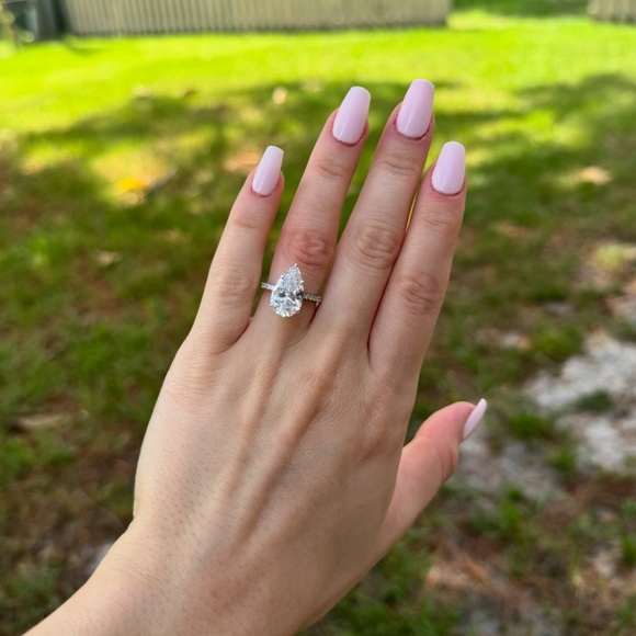 4.5ct Elegant Pear Cut Simulated Diamond Engagement Ring In Sterling Silver - 5 - Picture 3 of 10